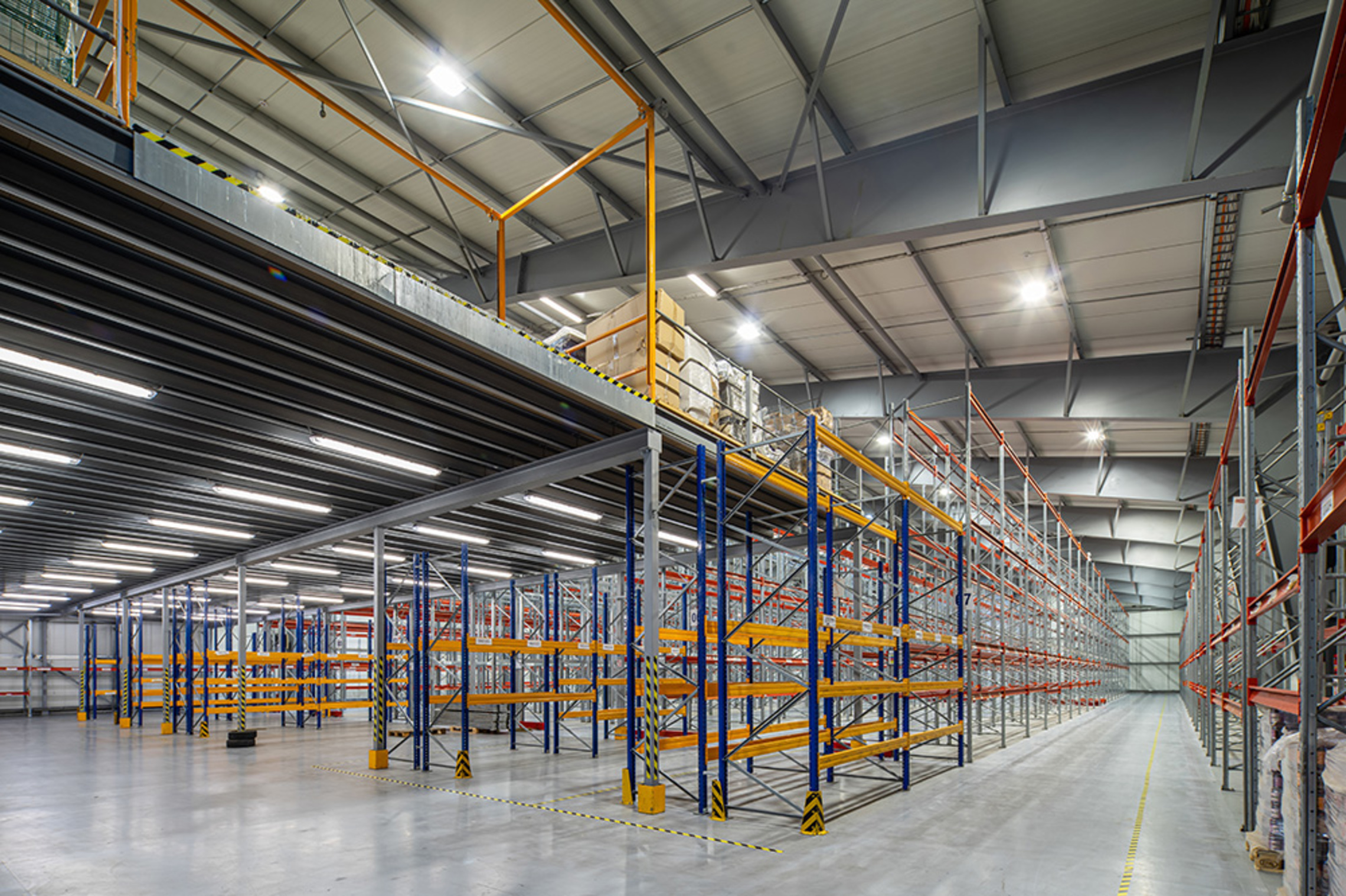 Industrie & Gewerbe bei Amir Hossein Dehghani in Aschaffenbug
